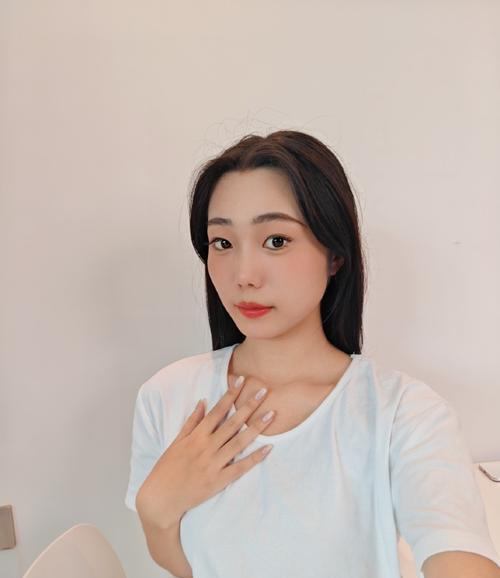 荣耀7i自拍效果如何？（探索荣耀7i自拍镜头的优势与特点）